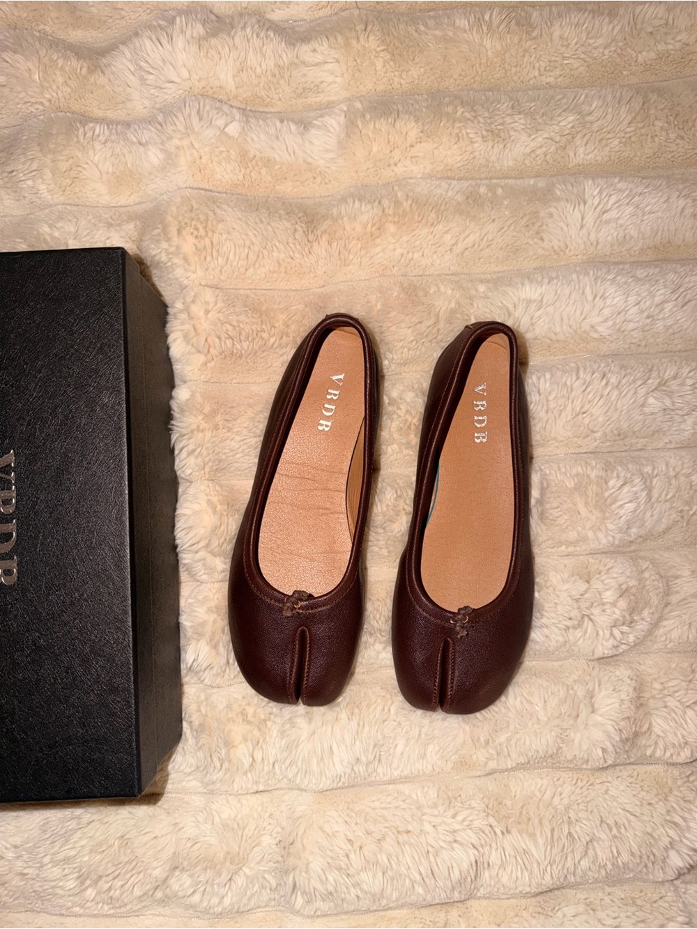Amazon Tabi Brown Ballet Flats